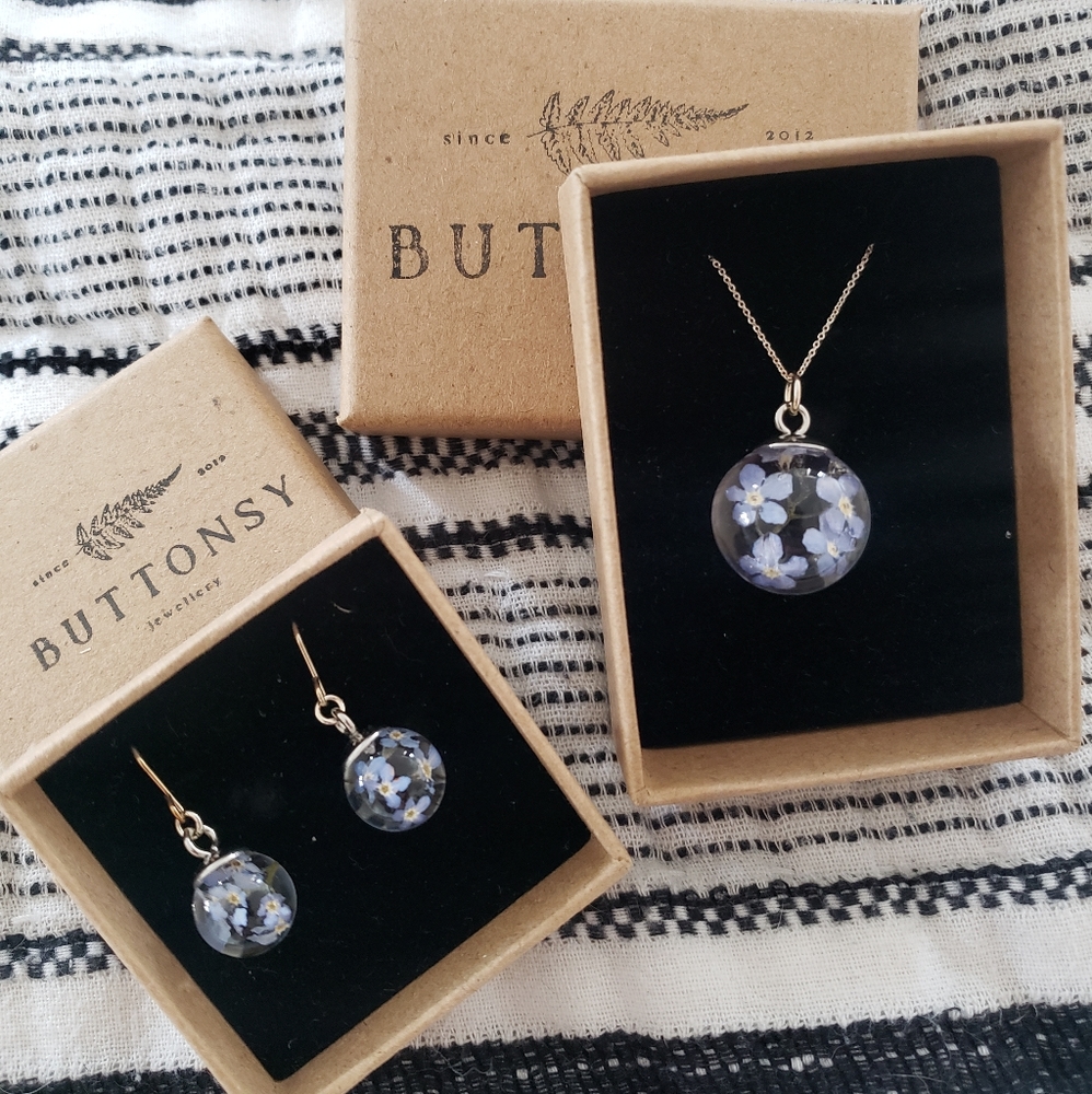 Glass Flower Necklace and Earings Set